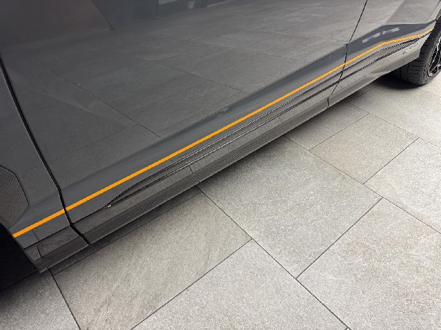 LAMBORGHINI URUS 2025 Image 34