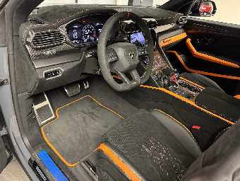 LAMBORGHINI URUS 2025 Image 32