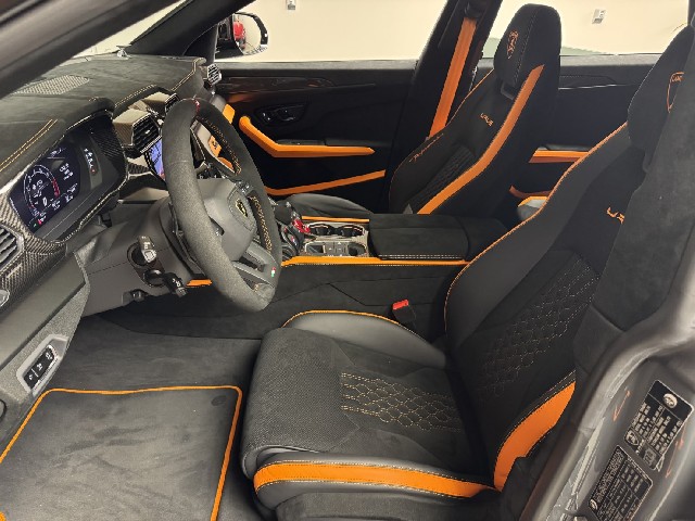 LAMBORGHINI URUS 2025 Image 39