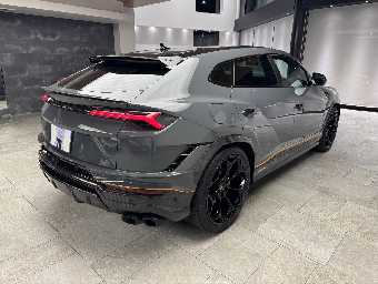 LAMBORGHINI URUS 2025 Image 5