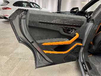 LAMBORGHINI URUS 2025 Image 39