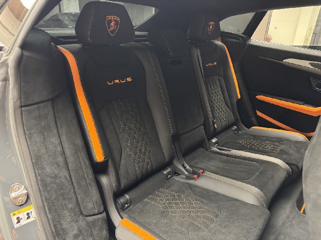 LAMBORGHINI URUS 2025 Image 47