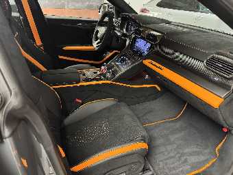 LAMBORGHINI URUS 2025 Image 42