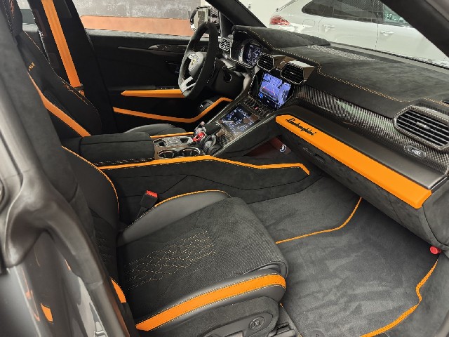 LAMBORGHINI URUS 2025 Image 51