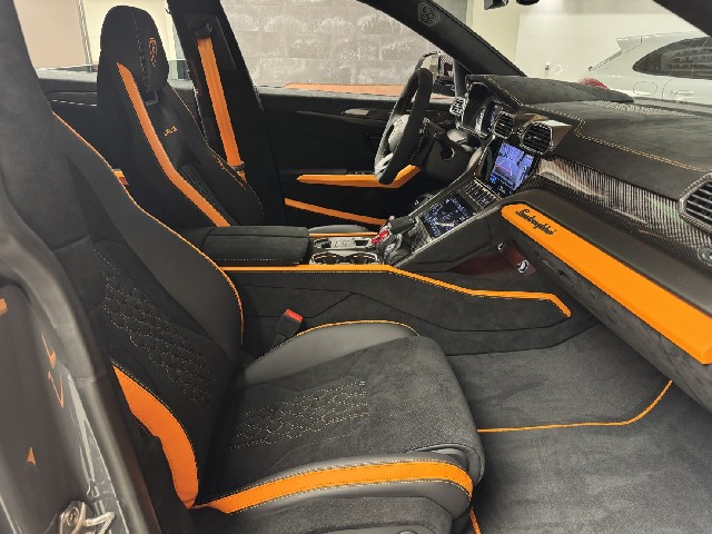 LAMBORGHINI URUS 2025 Image 55