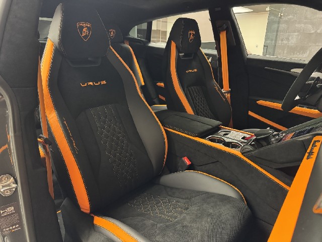 LAMBORGHINI URUS 2025 Image 57
