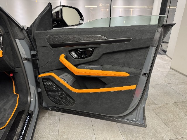 LAMBORGHINI URUS 2025 Image 58