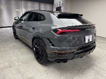 LAMBORGHINI URUS 2025 Image 7