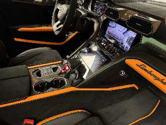 LAMBORGHINI URUS 2025 Image 51