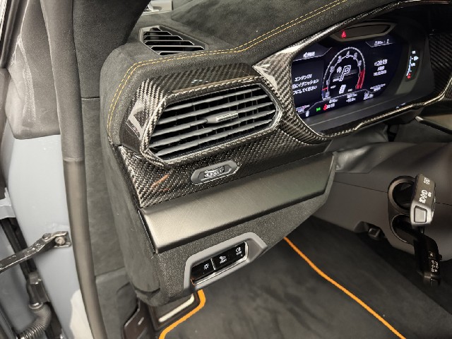 LAMBORGHINI URUS 2025 Image 62