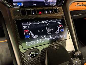 LAMBORGHINI URUS 2025 Image 68