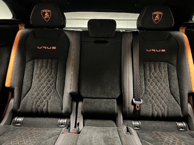 LAMBORGHINI URUS 2025 Image 81