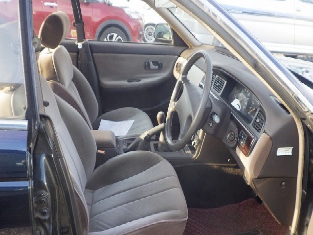 NISSAN LAUREL 1992 Image 21