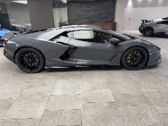 LAMBORGHINI REVUELTO 2025 Image 12