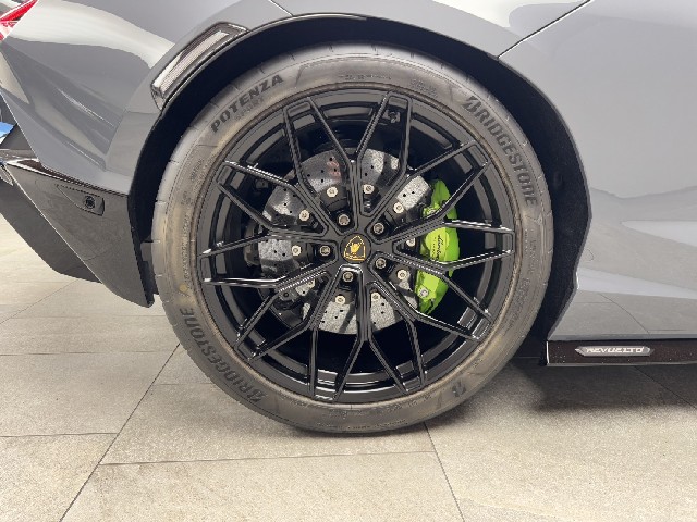 LAMBORGHINI REVUELTO 2025 Image 25