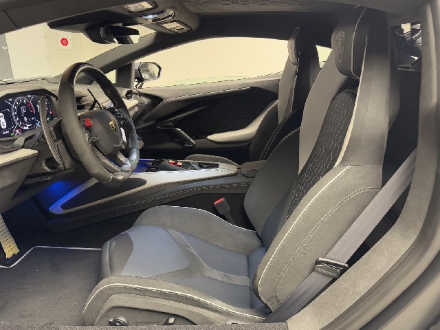 LAMBORGHINI REVUELTO 2025 Image 40