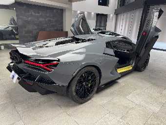 LAMBORGHINI REVUELTO 2025 Image 5