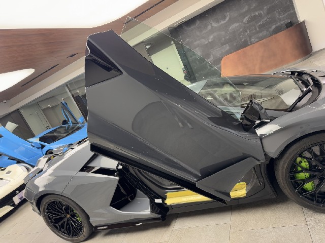 LAMBORGHINI REVUELTO 2025 Image 46