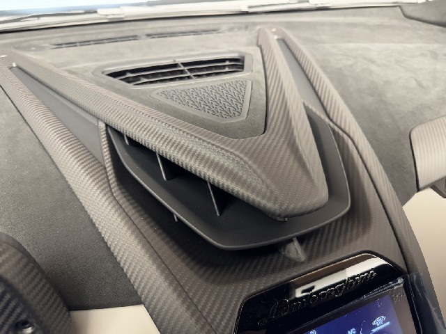 LAMBORGHINI REVUELTO 2025 Image 64