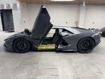 LAMBORGHINI REVUELTO 2025 Image 8
