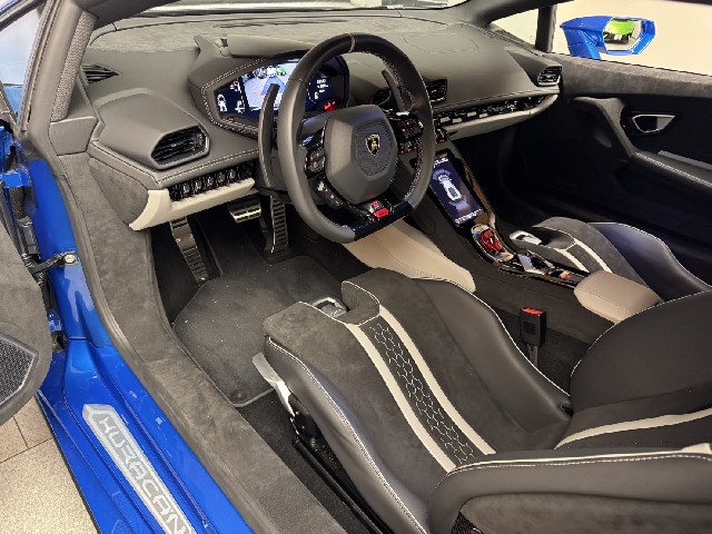 LAMBORGHINI HURACAN 2023 Image 28