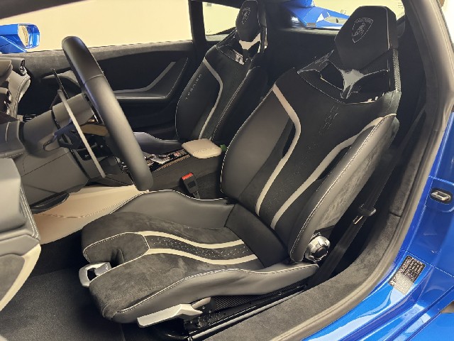 LAMBORGHINI HURACAN 2023 Image 30
