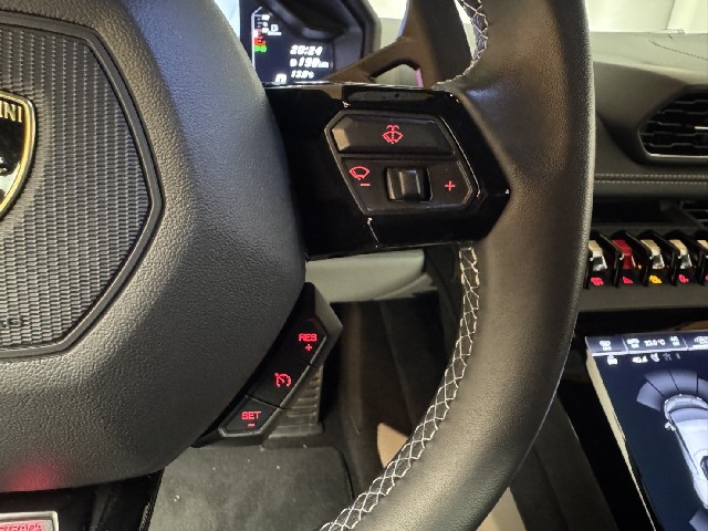LAMBORGHINI HURACAN 2023 Image 38