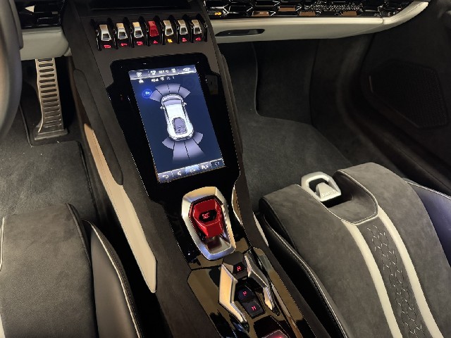 LAMBORGHINI HURACAN 2023 Image 40