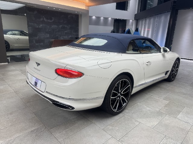 BENTLEY CONTINENTAL 2021 Image 19