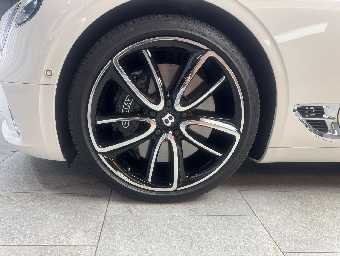 BENTLEY CONTINENTAL 2021 Image 17