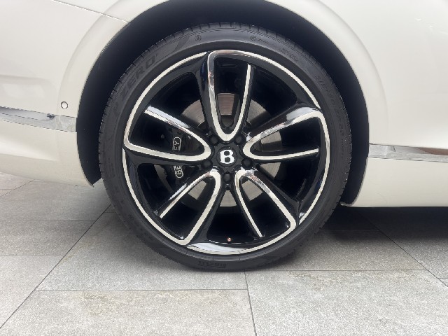 BENTLEY CONTINENTAL 2021 Image 25