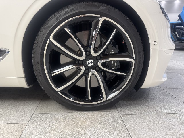 BENTLEY CONTINENTAL 2021 Image 26