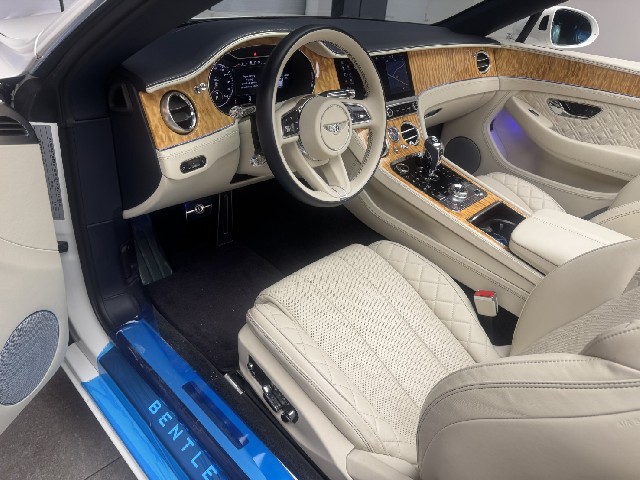 BENTLEY CONTINENTAL 2021 Image 35