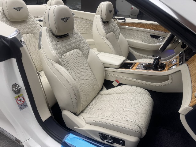 BENTLEY CONTINENTAL 2021 Image 40