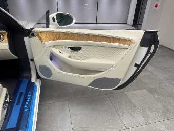 BENTLEY CONTINENTAL 2021 Image 35