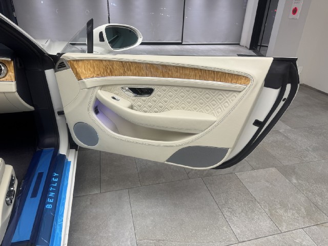 BENTLEY CONTINENTAL 2021 Image 41