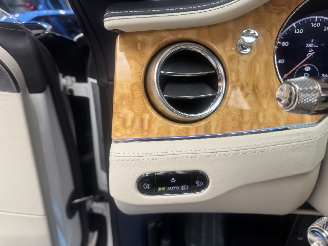 BENTLEY CONTINENTAL 2021 Image 46