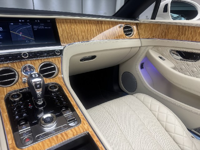 BENTLEY CONTINENTAL 2021 Image 60