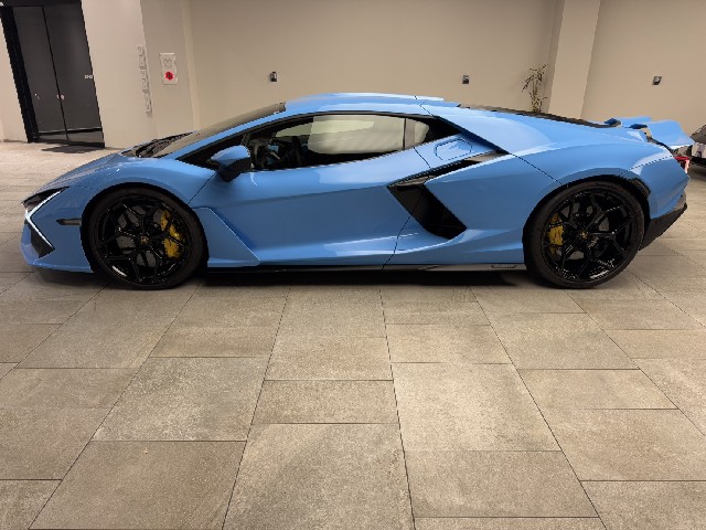 LAMBORGHINI REVUELTO 2024 Image 22