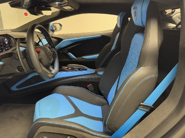 LAMBORGHINI REVUELTO 2024 Image 40