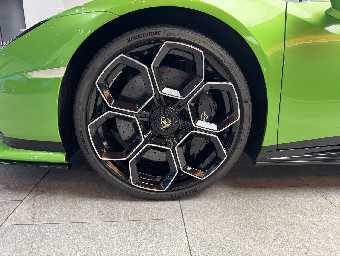 LAMBORGHINI HURACAN 2023 Image 9