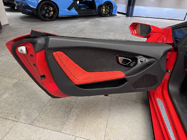 LAMBORGHINI HURACAN 2022 Image 42