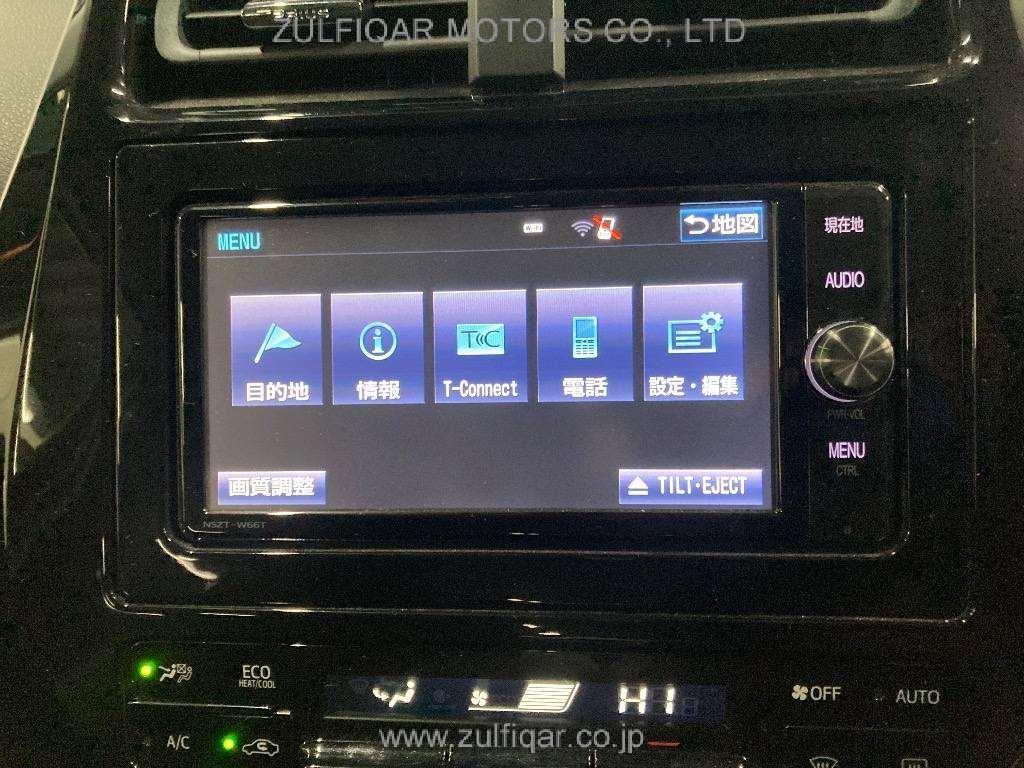 TOYOTA PRIUS 2018 Image 11