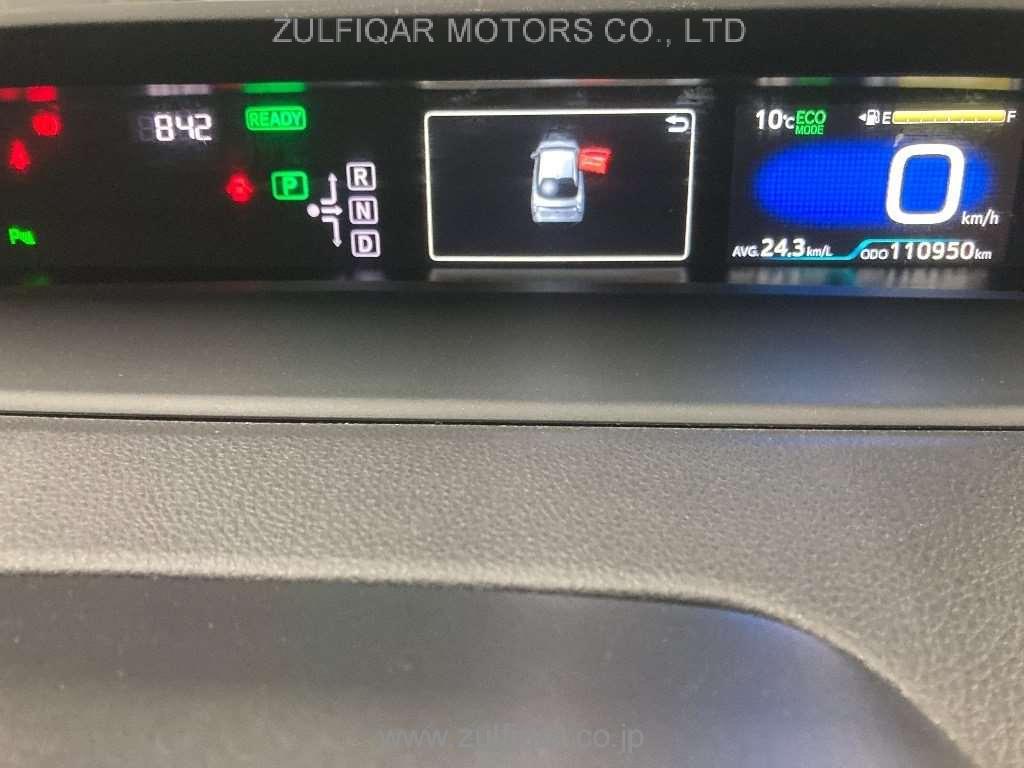 TOYOTA PRIUS 2018 Image 10