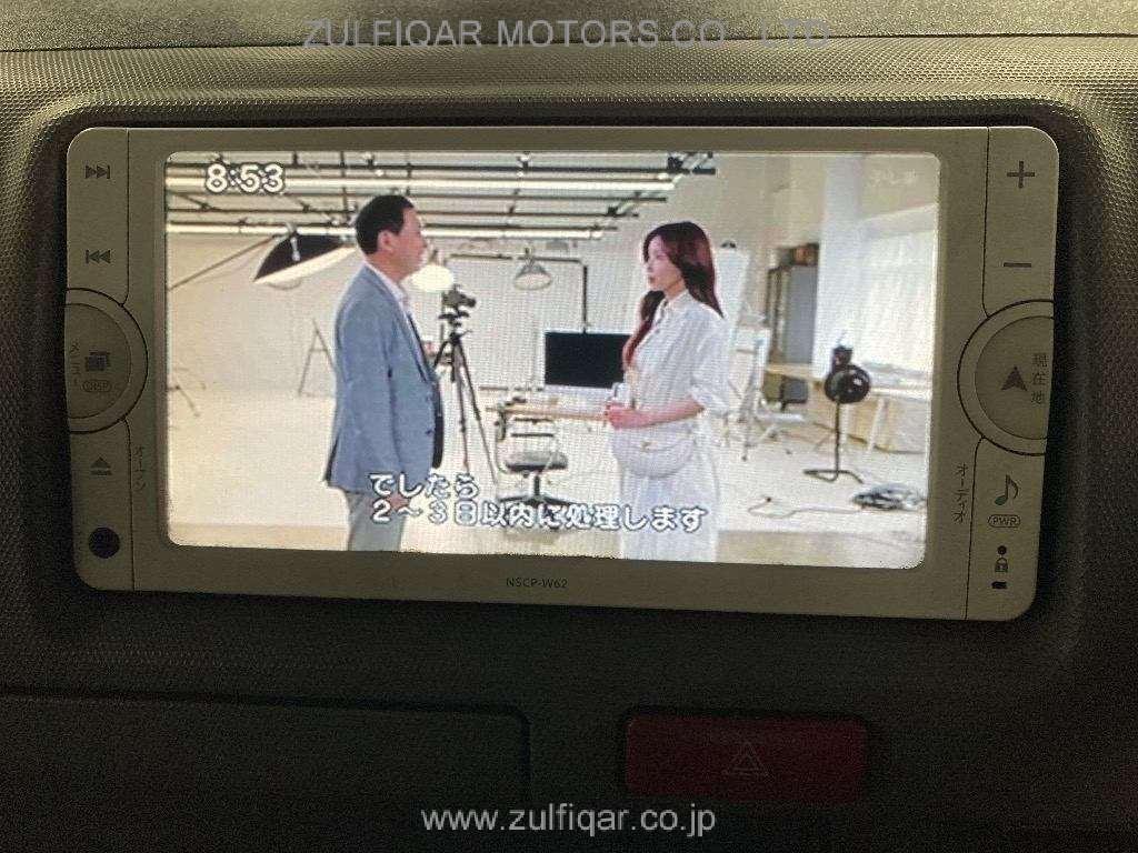 TOYOTA HIACE 2013 Image 11