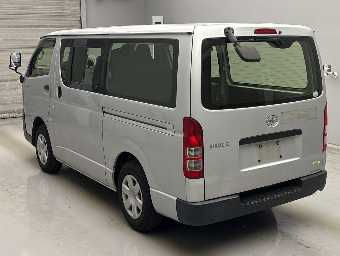 TOYOTA HIACE 2013 Image 4