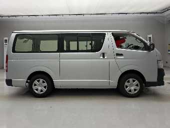 TOYOTA HIACE 2013 Image 6