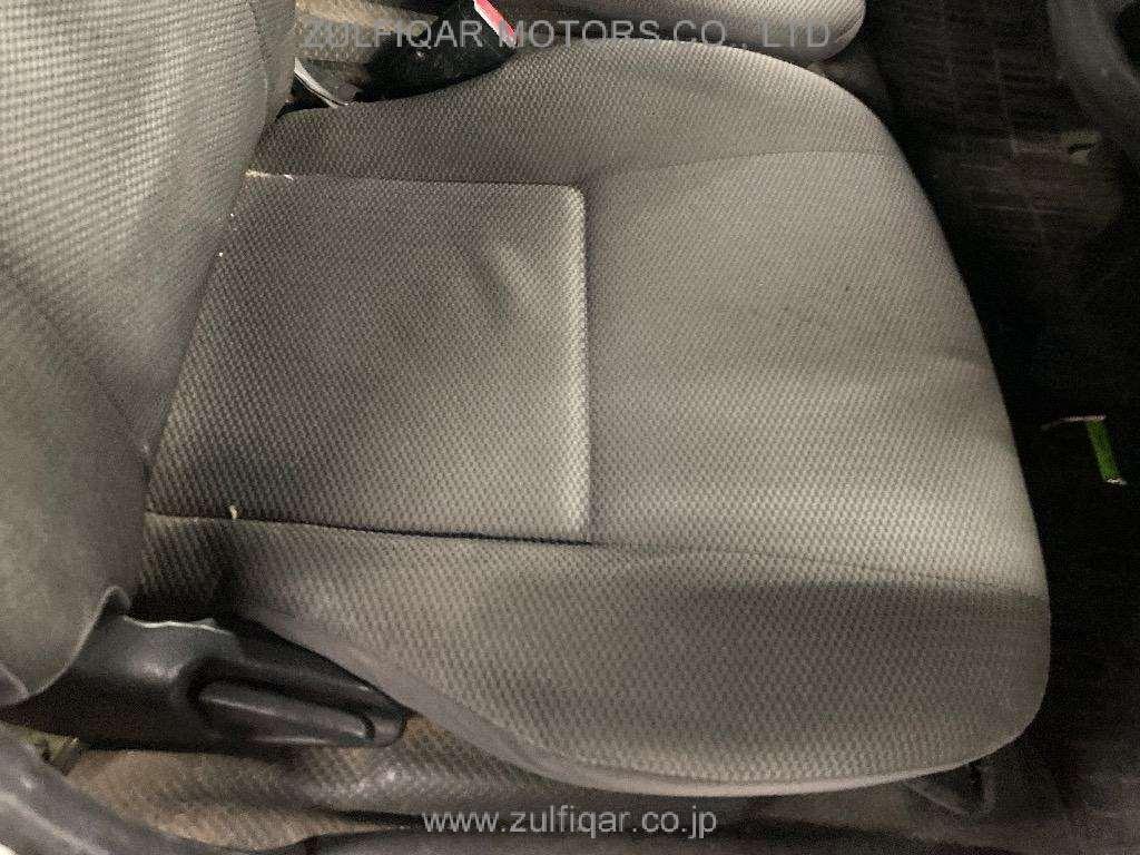 TOYOTA HIACE 2013 Image 8