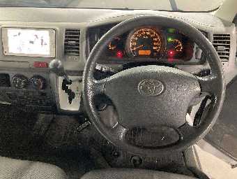 TOYOTA HIACE 2013 Image 9