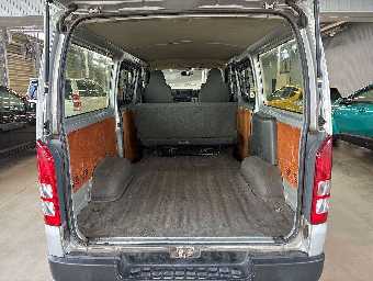 TOYOTA HIACE 2014 Image 8